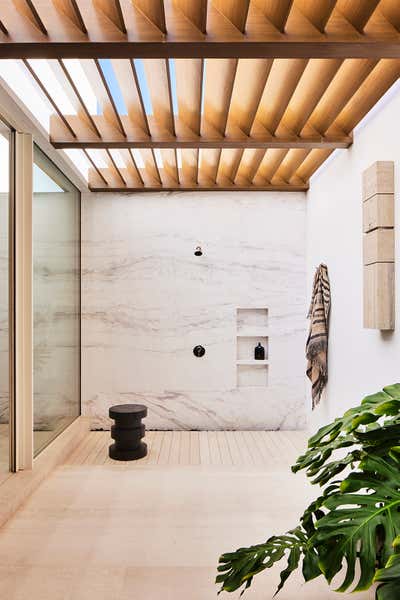  Contemporary Beach House Bathroom. Chileno Bay by J2 Interiors.