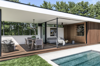 Modern Vacation Home Patio and Deck. Horseshoe Trail by Studio Todd Raymond.