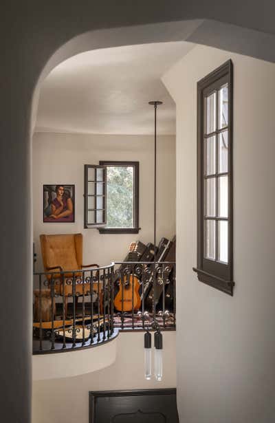  Southwestern Family Home Entry and Hall. L.A. French Eclectic by Jessica Helgerson Interior Design.
