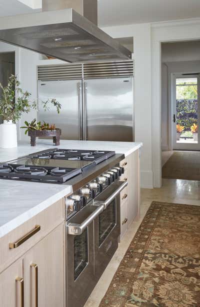  Hollywood Regency Beach Style Vacation Home Kitchen. Bayside Court by Imparfait Design Studio.