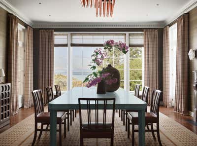  Modern Family Home Dining Room. Seattle Home by Clive Lonstein.