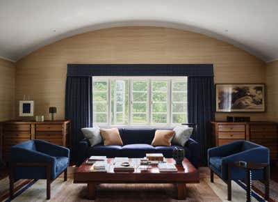  Country Family Home Living Room. Seattle Home by Clive Lonstein.