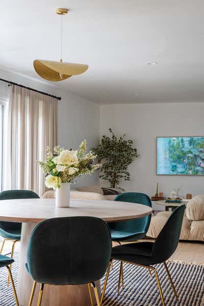  Modern Family Home Dining Room. San Gabriel Bungalow by LVR - Studios.