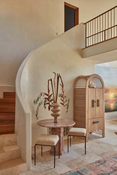  Organic Family Home Entry and Hall. Entrada by Aker Interiors.