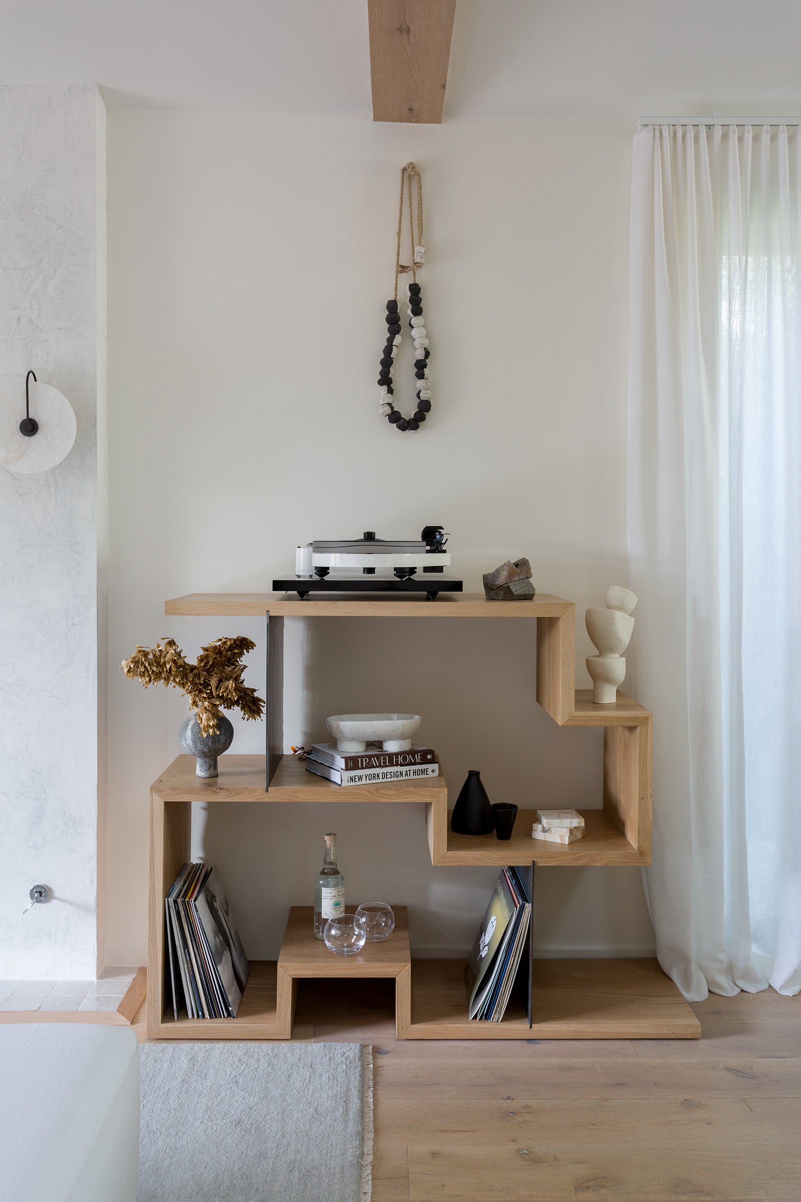 Contemporary Entry and Hall