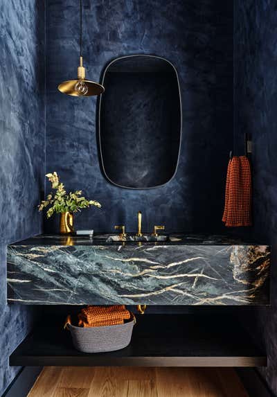  Family Home Bathroom. Emily's House by Chango & Co..