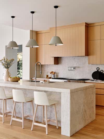  Family Home Kitchen. Emily's House by Chango & Co..