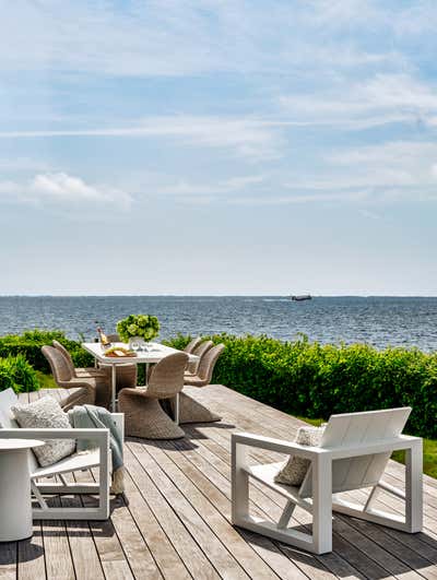  Modern Exterior. Long Island Seaside by Chango & Co..