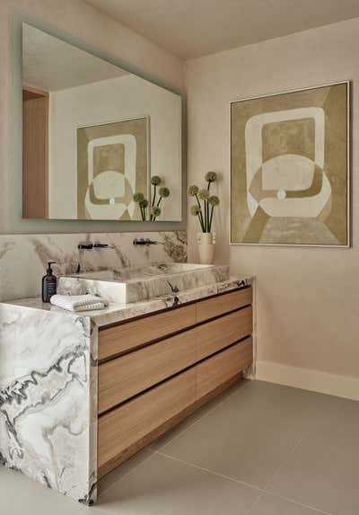  Modern Bathroom. Long Island Seaside by Chango & Co..