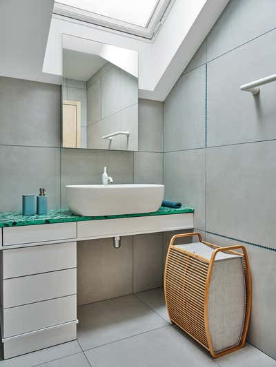  Scandinavian Bathroom. Private House by Diamantine Property Mgt.