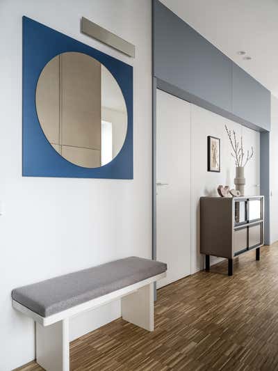  Modern Apartment Entry and Hall. Private Apartment by Petr Grigorash.