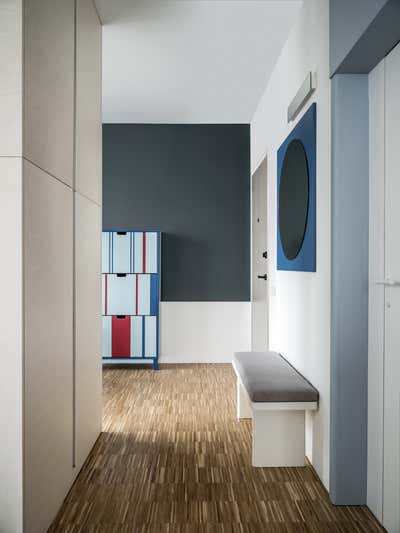 Modern Apartment Entry and Hall. Private Apartment by Petr Grigorash.