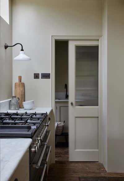  Traditional Family Home Kitchen. Wanstead Place  by studio.skey.