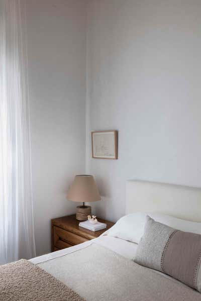  Minimalist Bedroom. Gloucester Street by studio.skey.