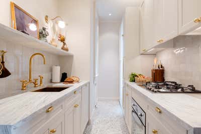  Minimalist Mid-Century Modern Vacation Home Kitchen. Bliss House Grand 2-Bedroom by Moonraker Studio.