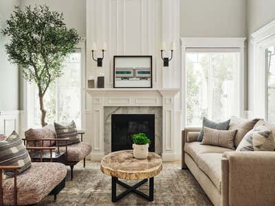  Minimalist Family Home Living Room. Warm Transitional by Deirdre Doherty Interiors, Inc..