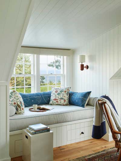  Cottage Office and Study. Nantucket Cottage by Peter Dunham Design.