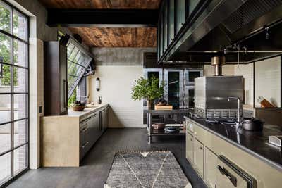 Modern Kitchen. Canfield Island Residence by Jesse Parris-Lamb.