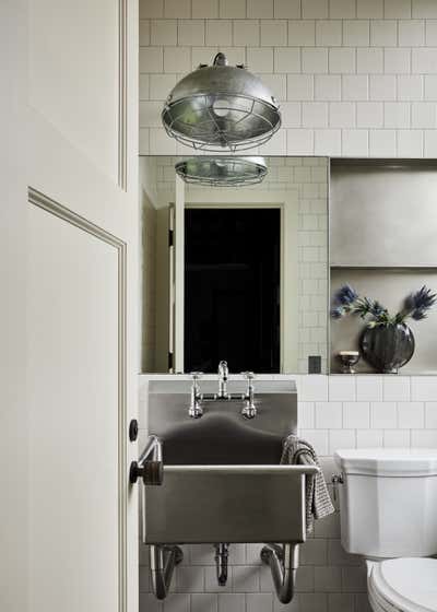  Modern Bathroom. Canfield Island Residence by Jesse Parris-Lamb.