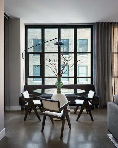 Modern Vacation Home Dining Room. WEST LOOP PIEDE-À-TERRE by Studio Sven.