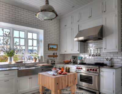  Vacation Home Kitchen. Eastern Shore Grandeur by Purple Cherry Architects.