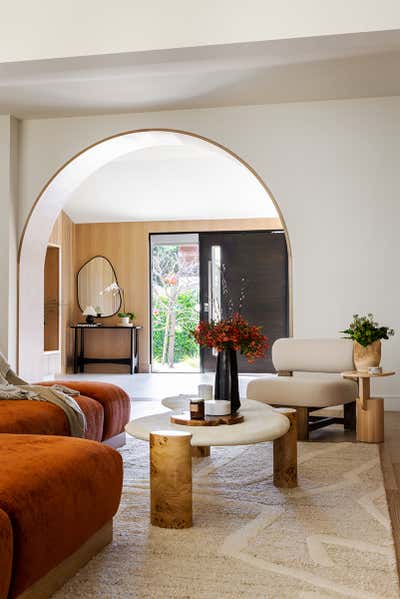  Transitional Living Room. NoHo Residence by LVR - Studios.