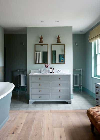  Country Bathroom. Country House by Nicola Harding and Co.