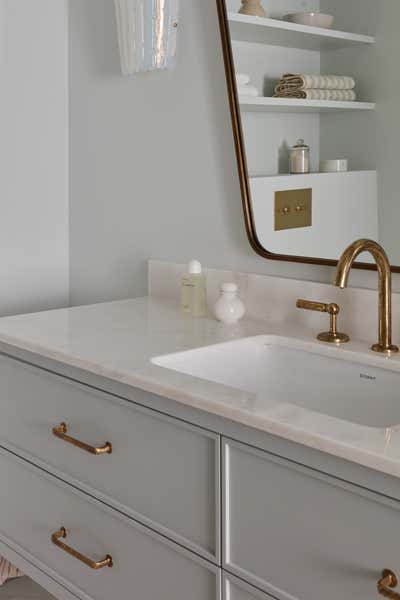  Minimalist Family Home Bathroom. Lith Hall  by studio.skey.