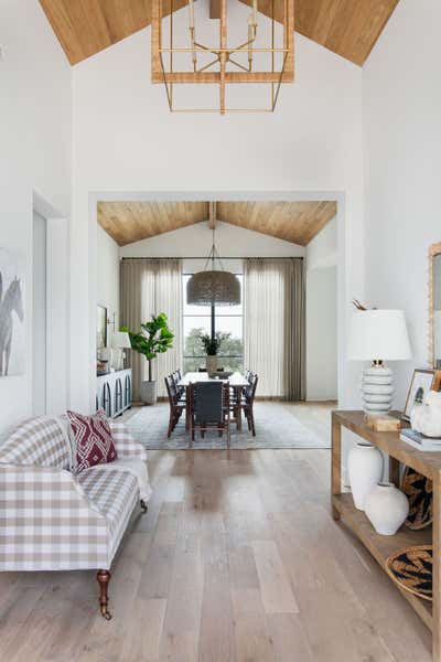  Modern Farmhouse Vacation Home Entry and Hall. Driftwood Ranch by The Pankonien Group.