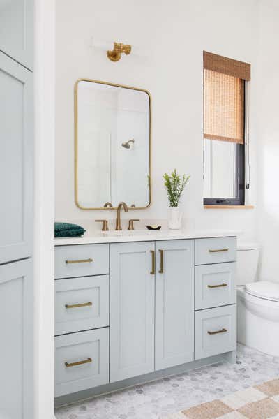  Modern Farmhouse Vacation Home Bathroom. Driftwood Ranch by The Pankonien Group.