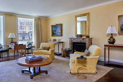  Traditional Living Room. Upper East Side Apartment by Harry Heissmann Inc..