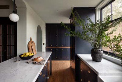  Traditional Family Home Kitchen. Non-Flipped Rowhouse by Nicholas Potts Studio.