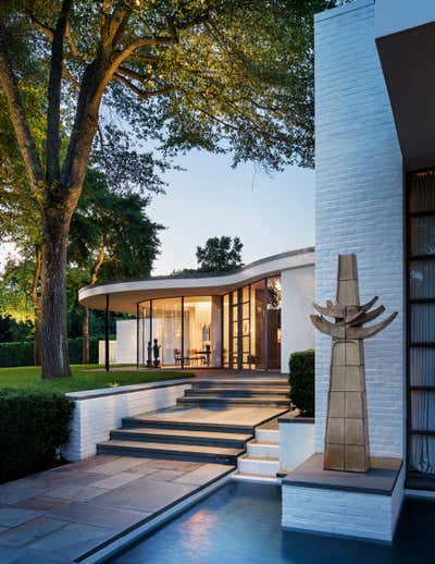  Mid-Century Modern Country House Exterior. A. Conger Goodyear House by Rees Roberts & Partners.