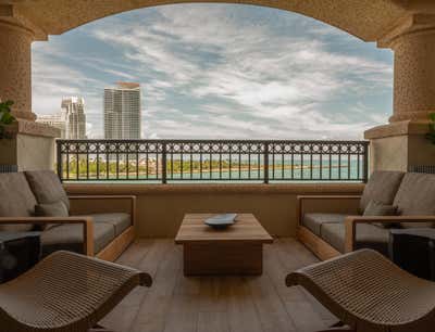 Beach Style Apartment Patio and Deck. Miami by Studio Mellone.
