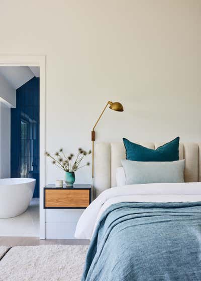  Organic Vacation Home Bedroom. Amagansett Lanes by Monica Fried Design.