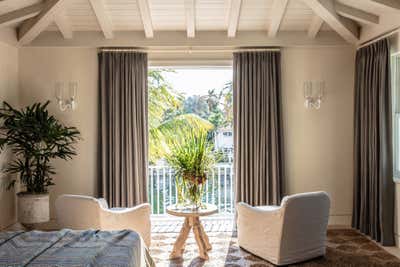  Coastal Family Home Bedroom. Floridian Harbour by Studio Jake Arnold.