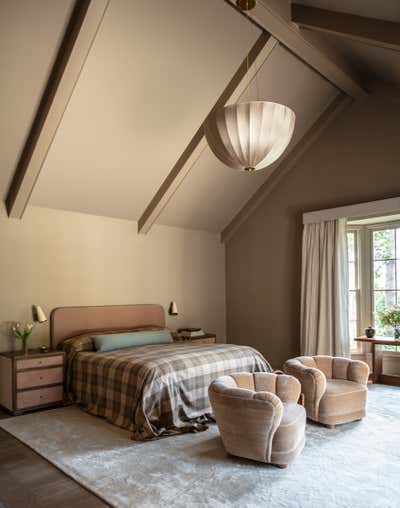  Traditional Family Home Bedroom. Beverly Hills Hillside by Studio Jake Arnold.