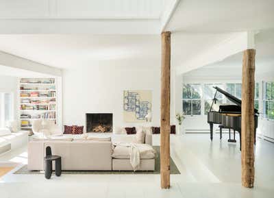 Modern Living Room. ERA Bellport by Elizabeth Roberts Architects.