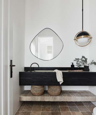  Contemporary Country Bathroom. Sugarloaf by Kate Nixon.