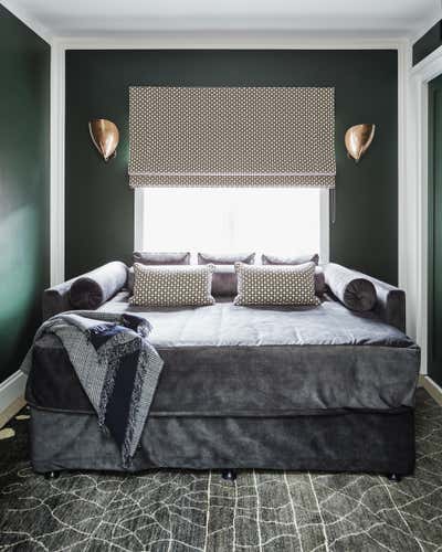 Contemporary Bedroom. Sugarloaf by Kate Nixon.