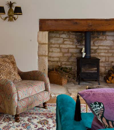  Mid-Century Modern Country House Living Room. Country cottage  by Siobhan Loates Design LTD.