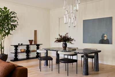  Coastal Mid-Century Modern Family Home Dining Room. Casa de Arte by Studio PLOW.