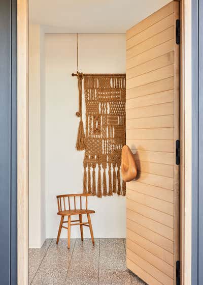  Contemporary Country House Entry and Hall. Chimney Rock by Studio PLOW.