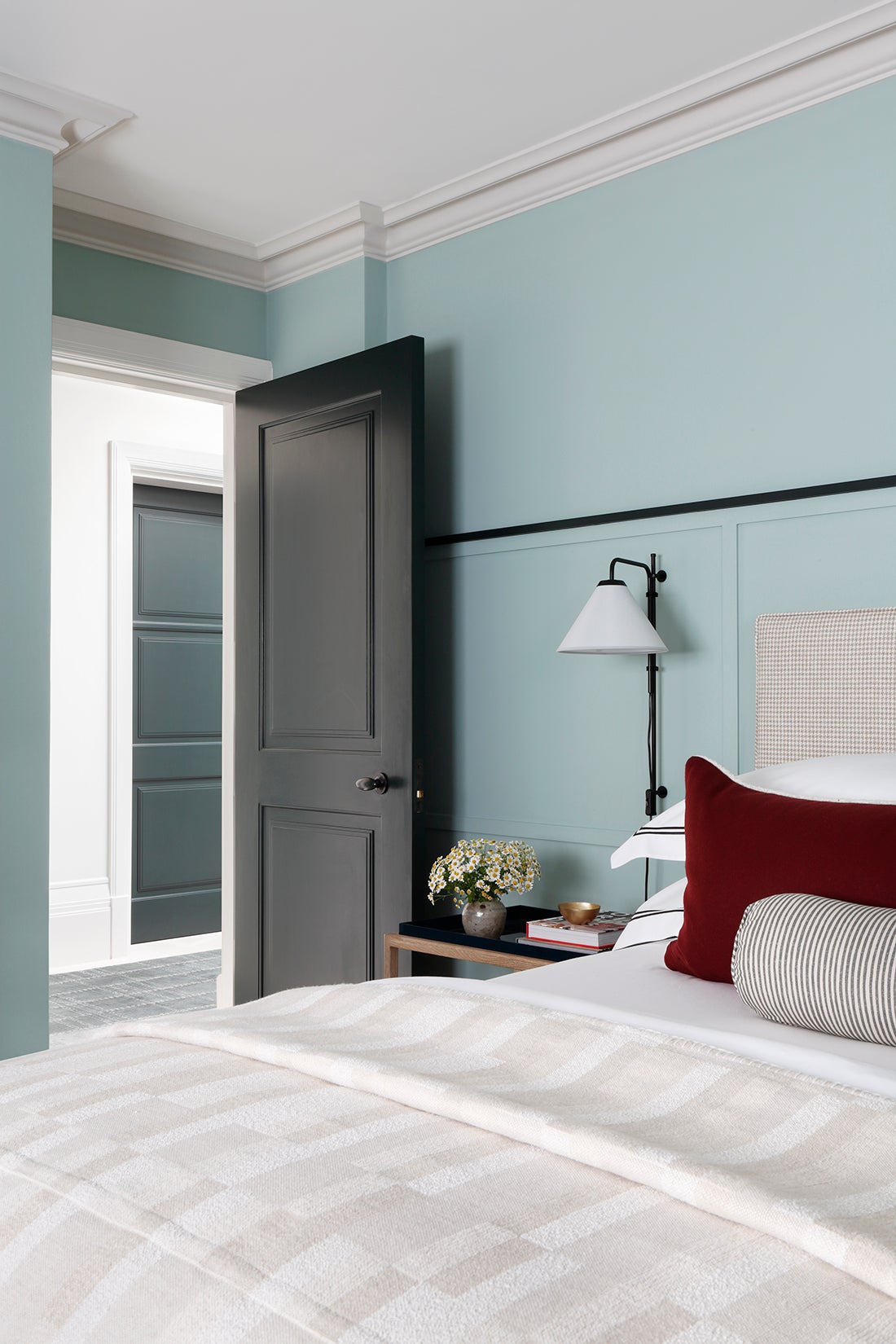 Mid-Century Modern Children
s Room