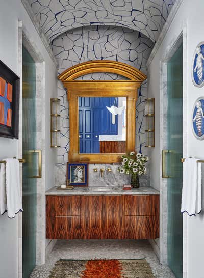  Eclectic Transitional Family Home Bathroom. Studio Eckström at Home by Studio Eckström.