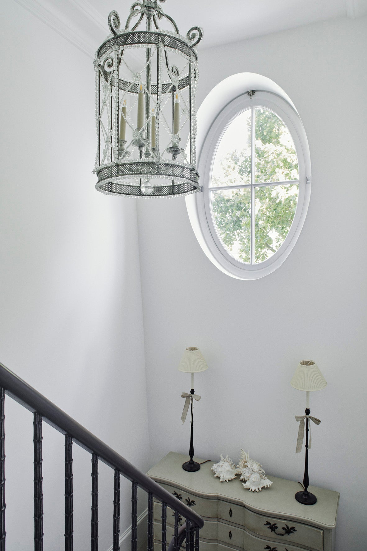 Contemporary Entry and Hall