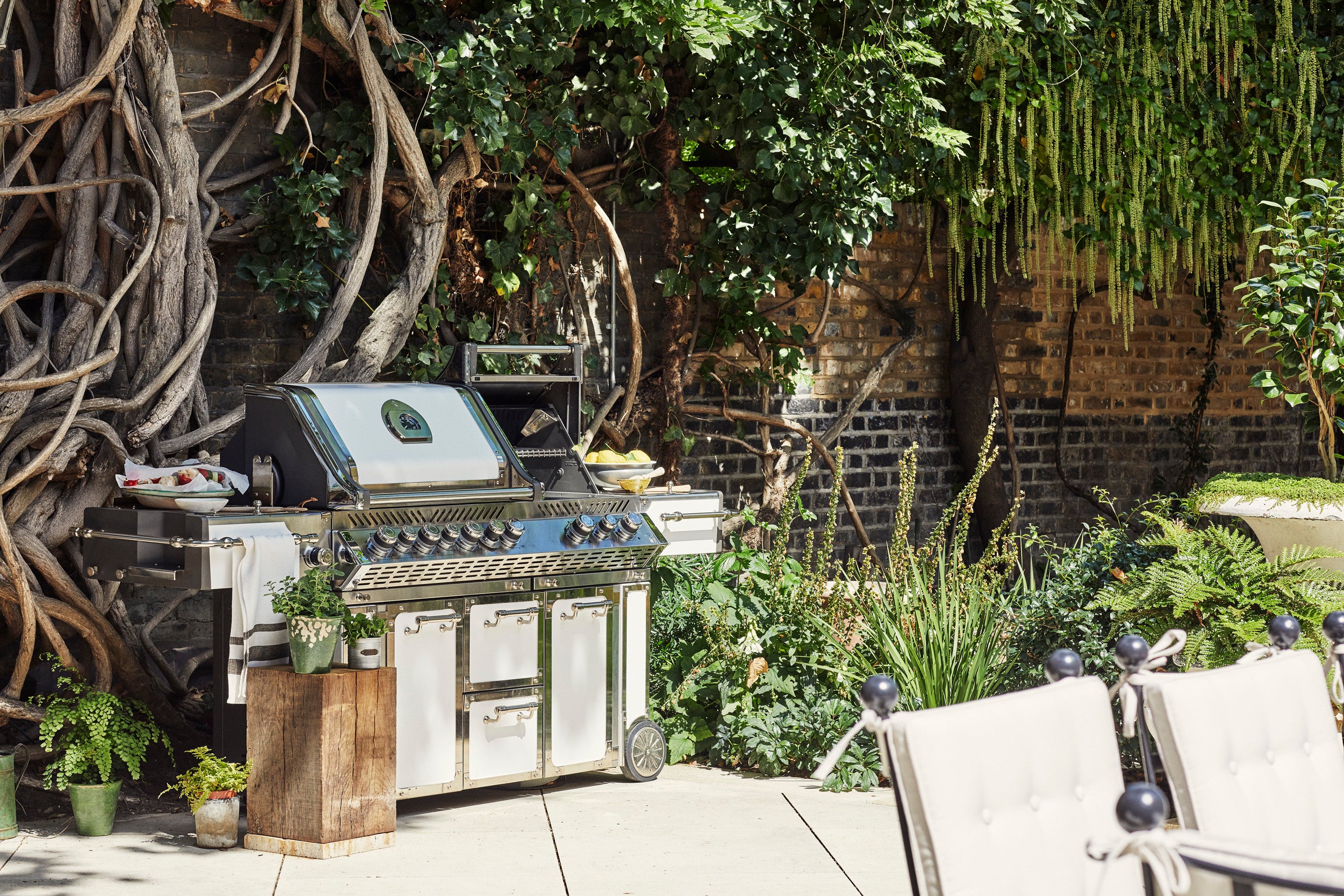 Contemporary Patio and Deck