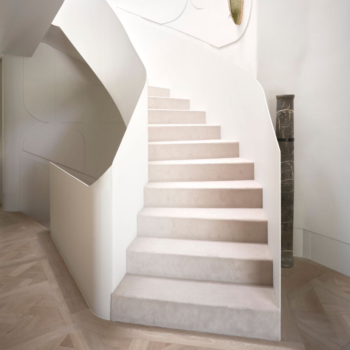 Contemporary Entry and Hall