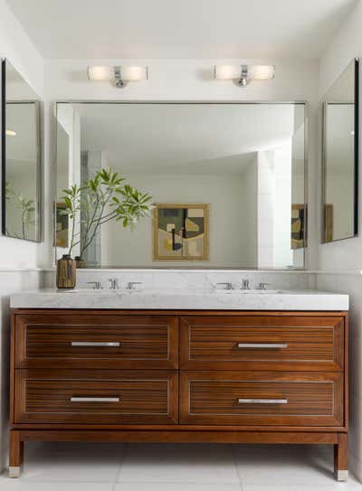 Preppy Bathroom. Four Seasons by Kenneth Brown Design.