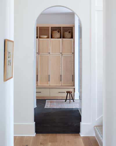  Minimalist Entry and Hall. Autumn Hall Beachside by Storie Collective.